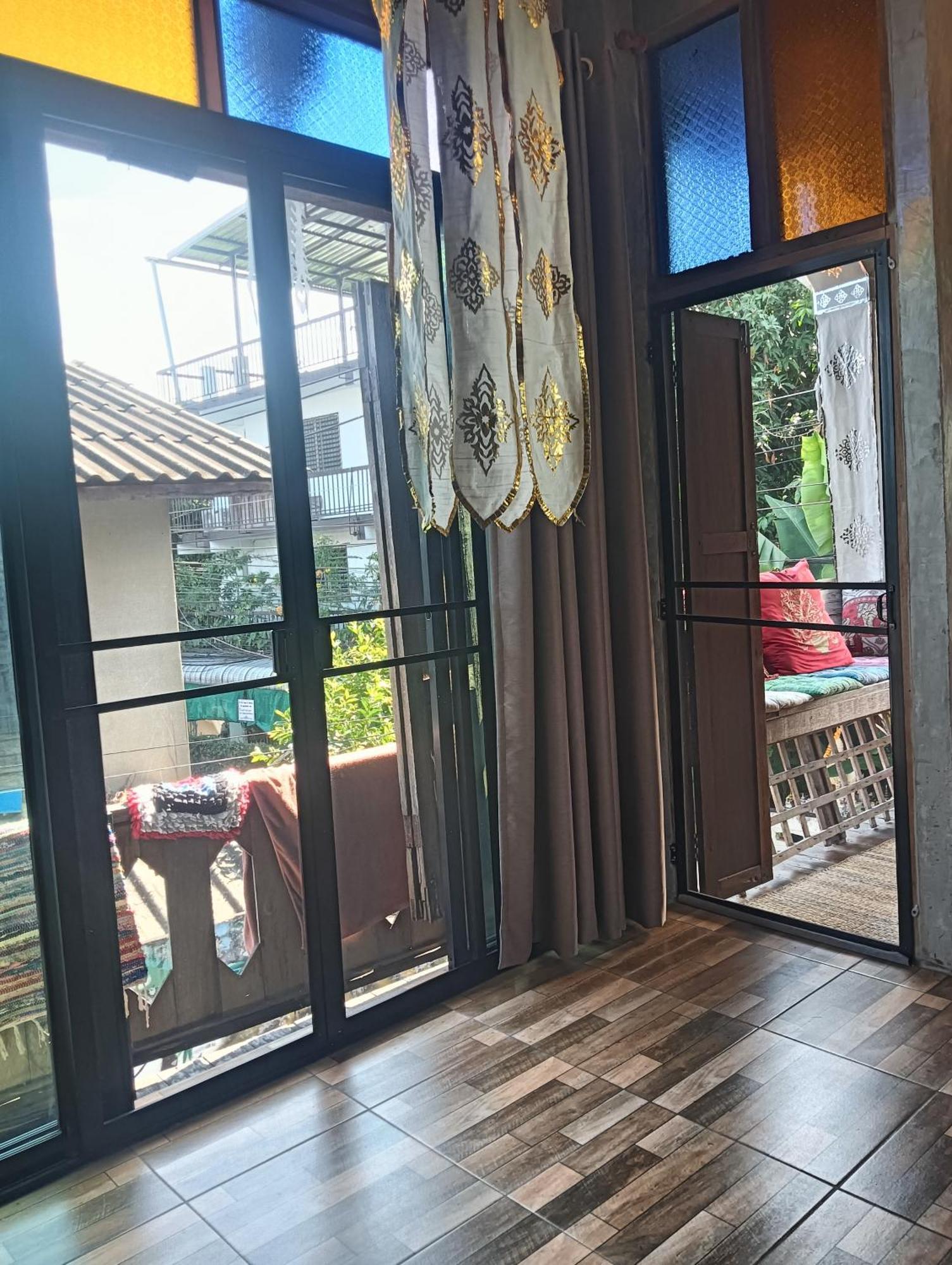 Huen Chiang Man (adults Only) *